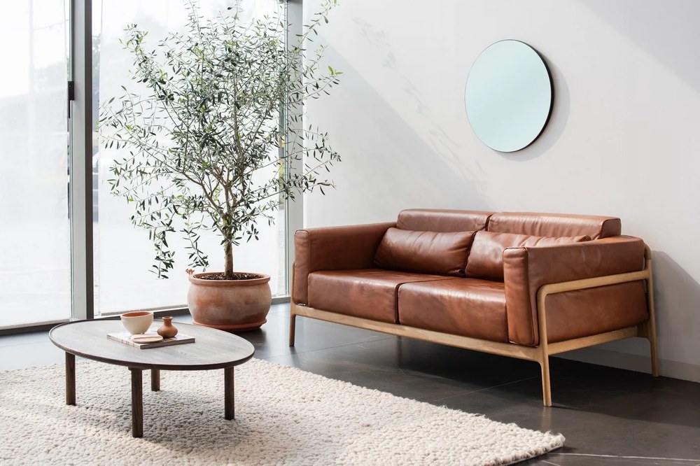 Tavolino da salotto marrone in rovere massiccio 65x120 cm Mu – Gazzda