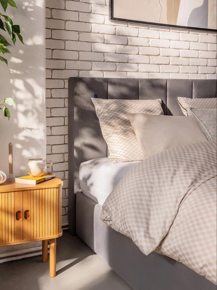 Letto matrimoniale imbottito grigio con contenitore con rete inclusa 160x200 cm Thessa Bold Line – Bonami Selection