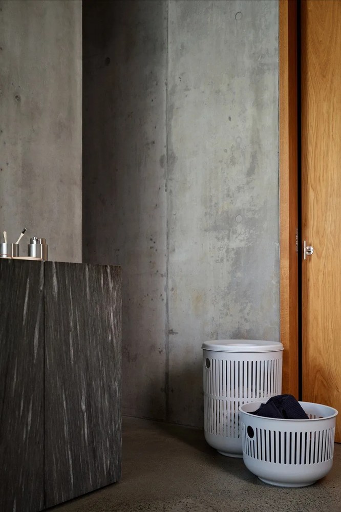 Portaspazzolino color argento opaco in acciaio inox Ume – Zone