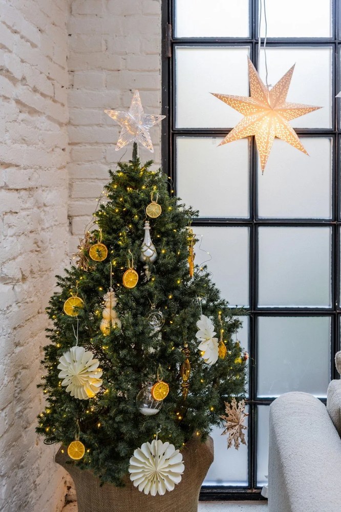 Decorazione per albero di natale in carta fatta a mano ø 10 cm Honeycomb Snowflake – Sass &amp; Belle