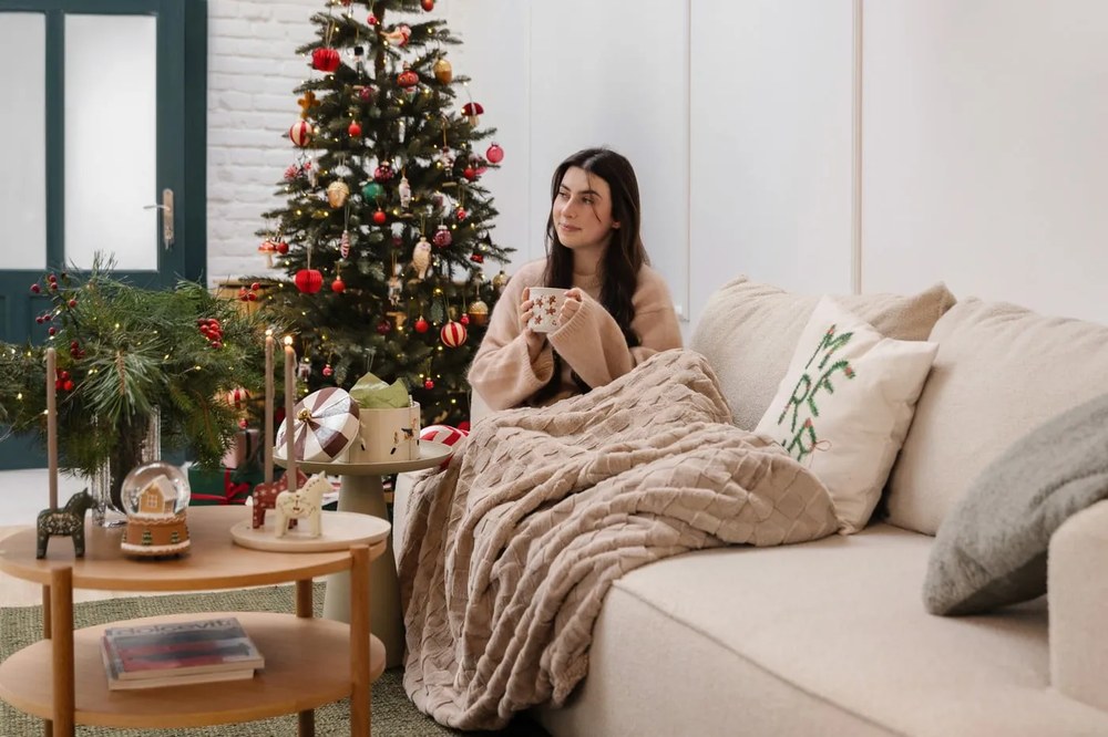 Divano beige allungabile con rivestimento in bouclé 247 cm Quinoa – Bonami Selection