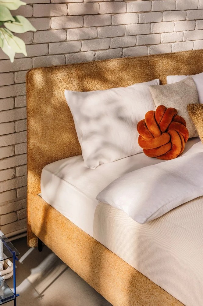 Letto matrimoniale imbottito color senape con rete inclusa 180x200 cm Noira Slim – Bonami Selection