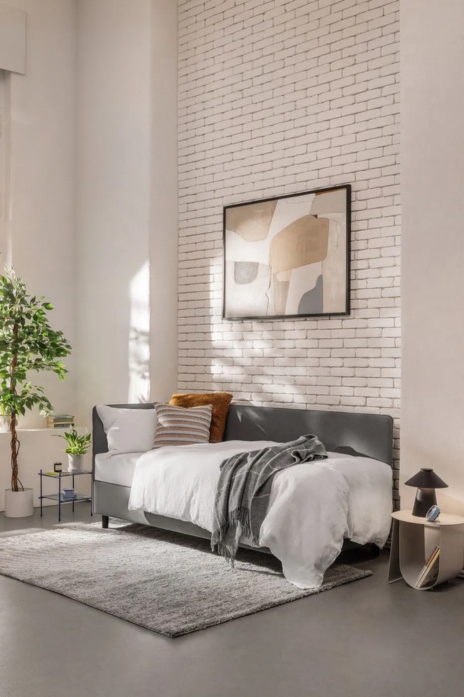 Letto singolo imbottito grigio con contenitore con materasso incluso 90x200 cm Avela – Bonami Selection