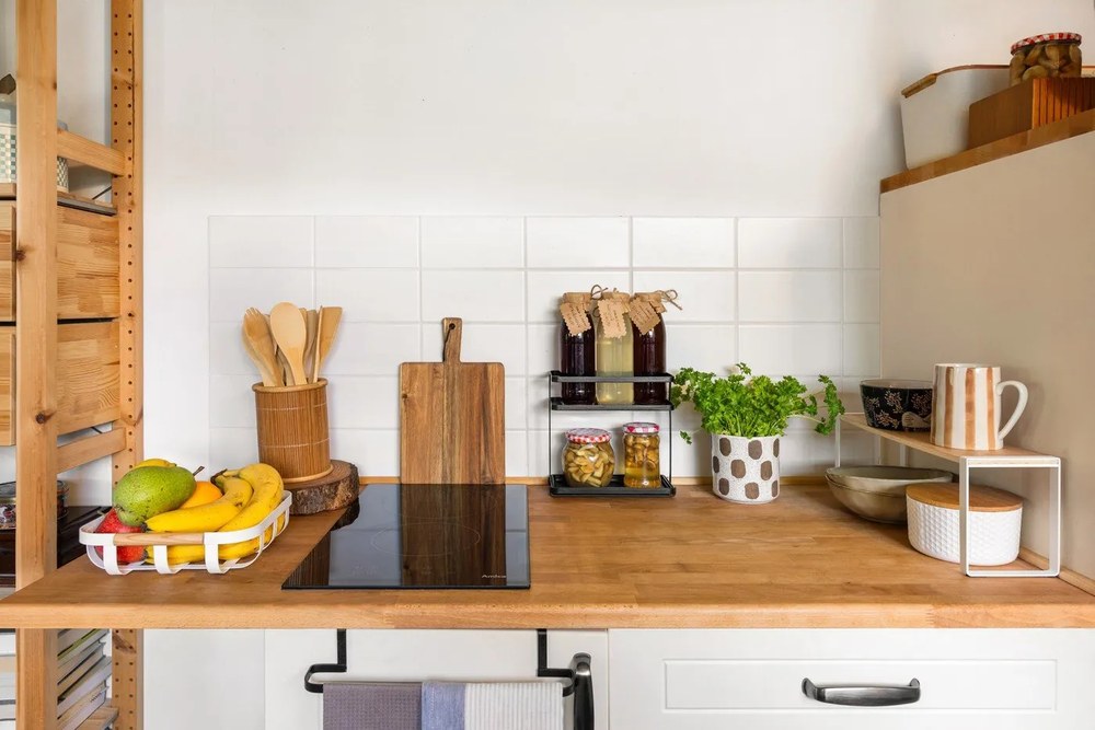 Tazza in gres giallo-bianco da 440 ml Begonia - Bloomingville