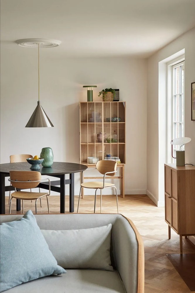 Lampada da tavolo dimmerabile a LED verde con paralume in metallo (altezza 28 cm) BringMe - Hübsch