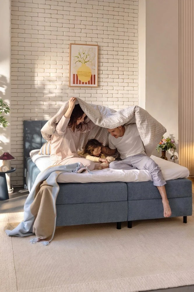 Letto boxspring blu con contenitore 180x200 cm Elva Bold Line – Bonami Selection