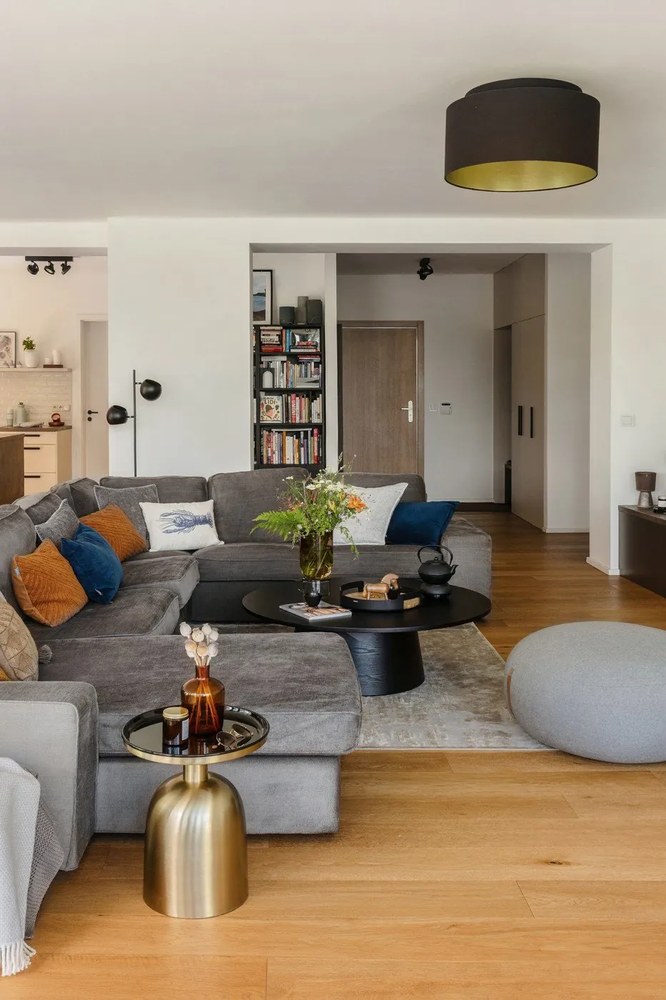 Pouf grigio chiaro Turenio, ø 70 cm Mochi - Hübsch