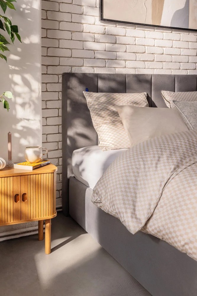 Letto matrimoniale imbottito grigio con contenitore con rete inclusa 180x200 cm Thessa Bold Line – Bonami Selection