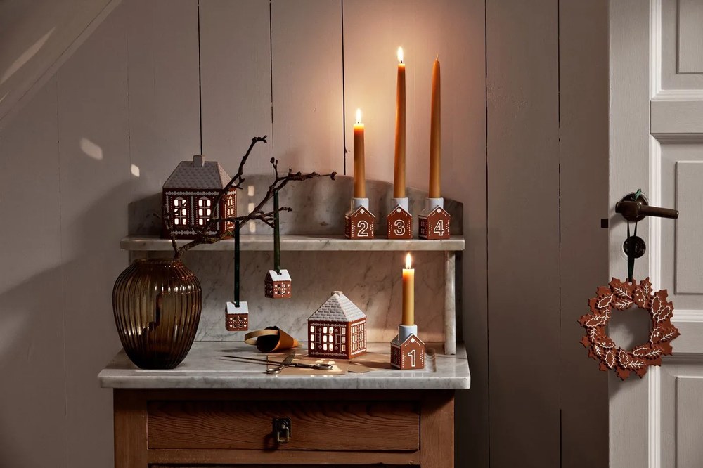Portacandela in ceramica per lumino Gingerbread Lighthouse – Kähler Design