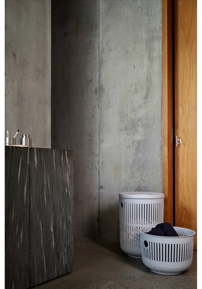 Dispenser per sapone color argento opaco in acciaio inox 250 ml Ume Steel – Zone