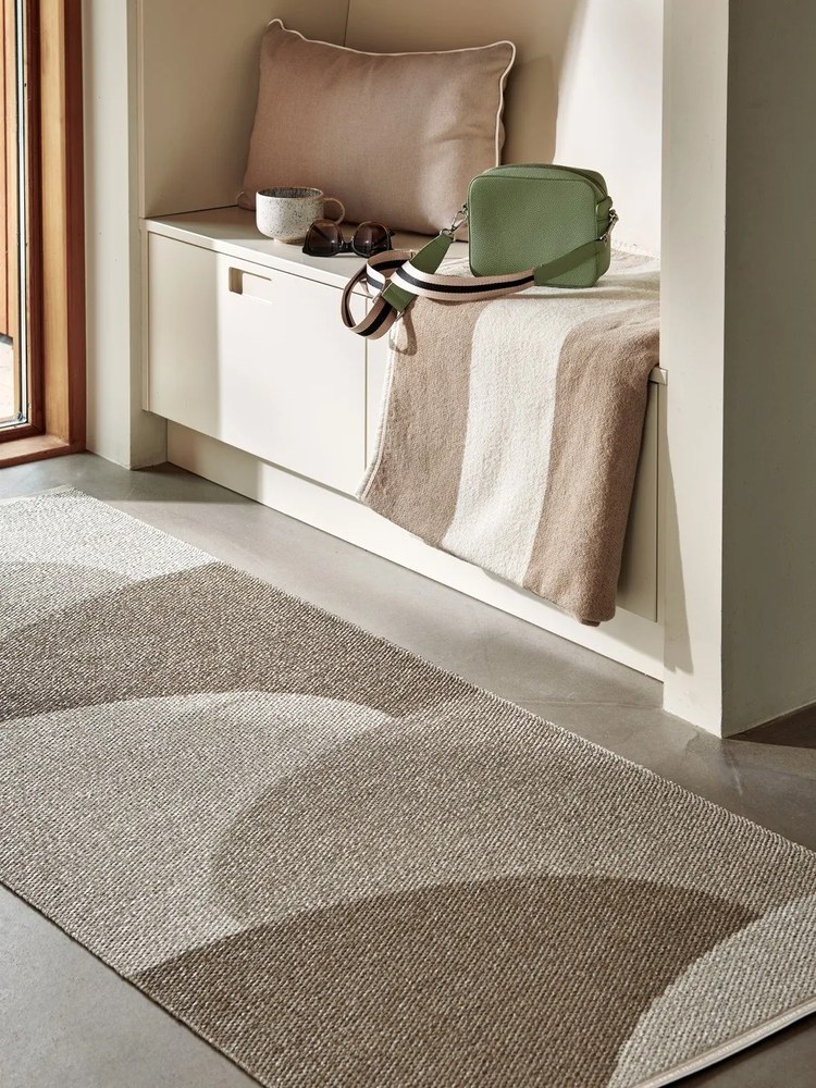 Passatoia da interno/esterno beige 70x180 cm Hill Dark Linen – Pappelina