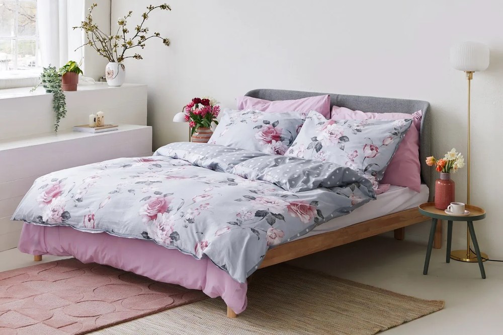 Lampada da terra bianca con design dorato Sober - Markslöjd