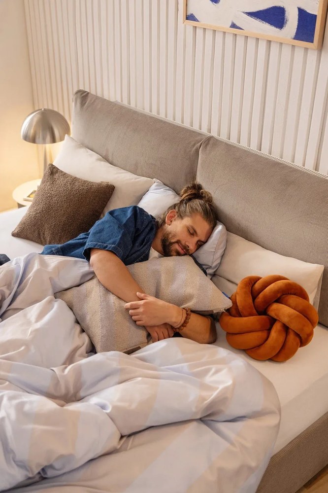 Letto matrimoniale imbottito grigio tortora con contenitore e rete inclusi 180x200 cm Myra Pillow – Bonami Selection