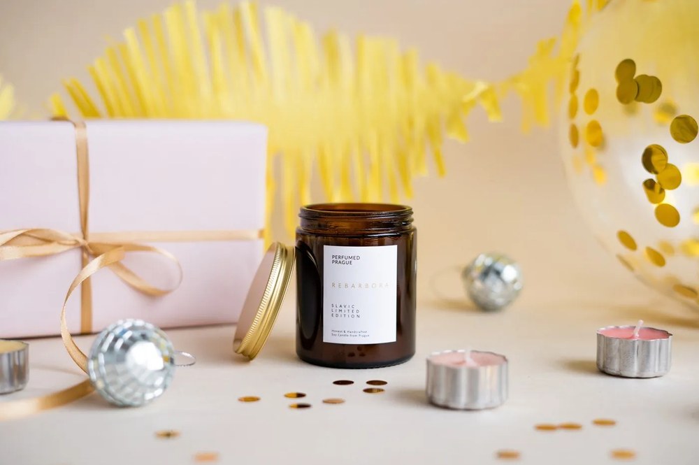 Candela in cera di soia profumata tempo di combustione 40 h Slavic Edition: #07 Rhubarb – Perfumed Prague