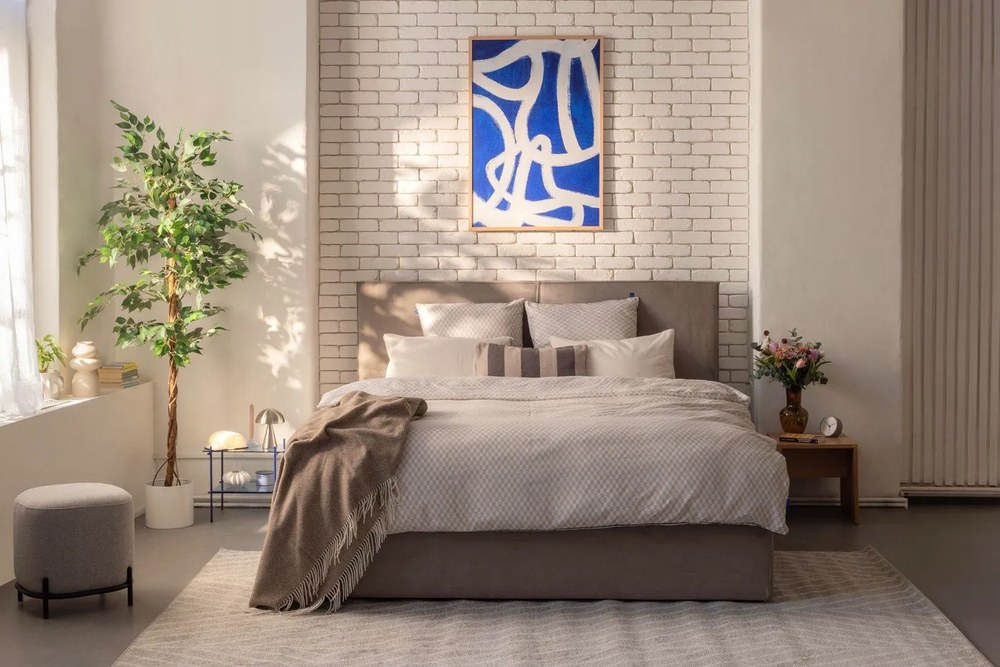 Letto matrimoniale imbottito grigio con contenitore e rete inclusi 180x200 cm Thessa Bold – Bonami Selection