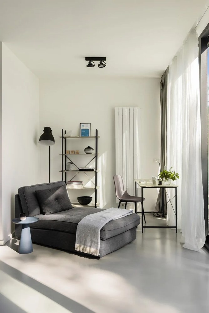 Tavolino in alluminio blu , ø 39,5 cm Ringar - White Label