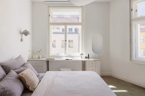 Vaso in vetro bianco fatto a mano (altezza 18 cm) Cosmin - Bloomingville