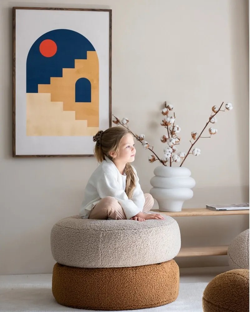 Pouf a sacco per bambini marrone con rivestimento in bouclé Round – Wigiwama