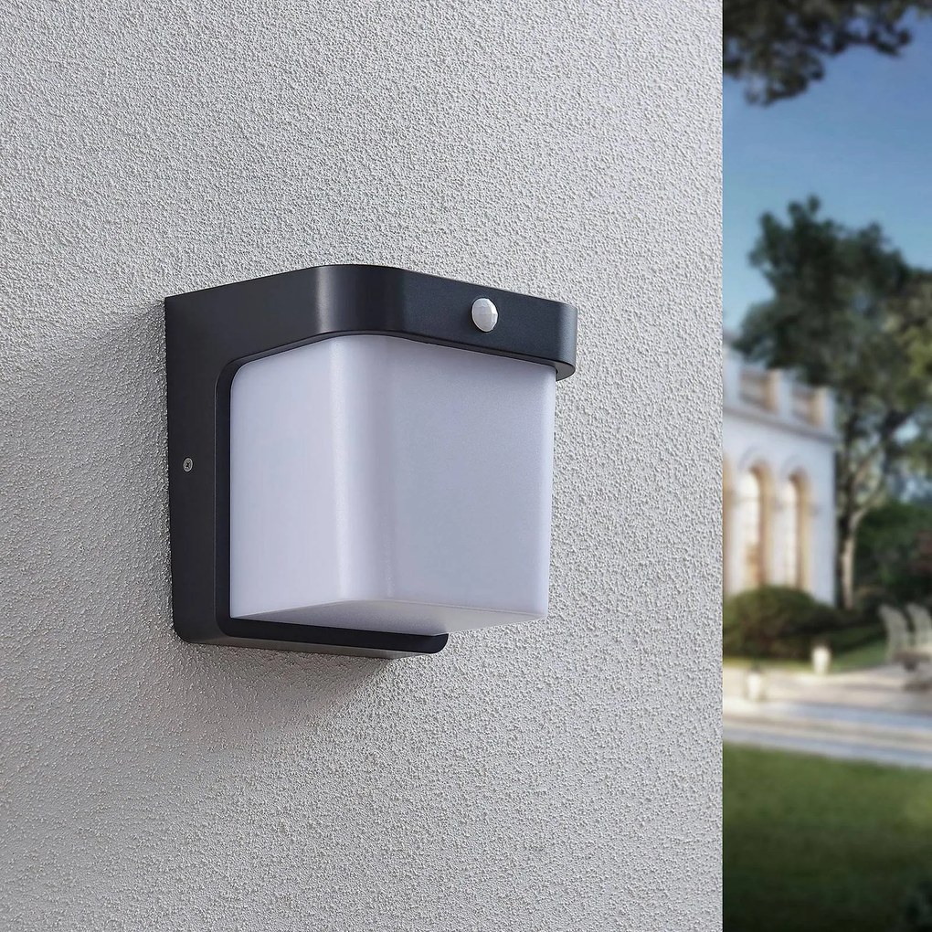 Applique LED da esterni Adenike con sensore Lindby, Nero, Plastica, Moderno