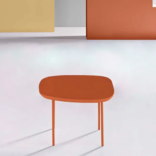 Tavolino con piano sagomato in legno Ruggine e base in metallo - FLUX Small