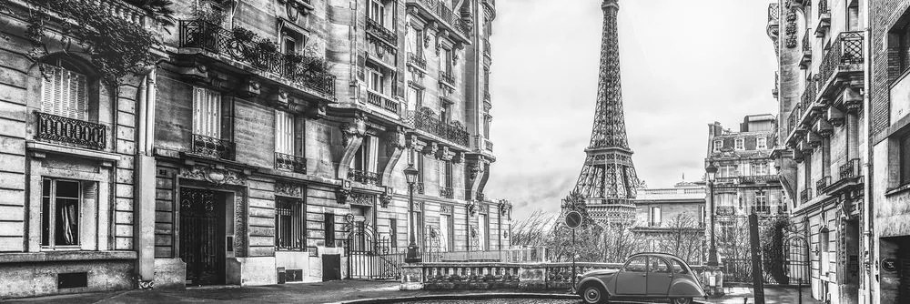 Stampa su tela – Vista sulla Torre Eiffel dalla strada di Parigi in bianco e nero