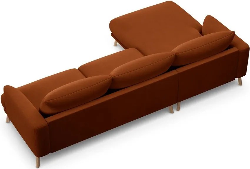 Divano angolare color terracotta (con penisola a sinistra/con chaise lounge) con rivestimento in velluto Naomi – Micadoni