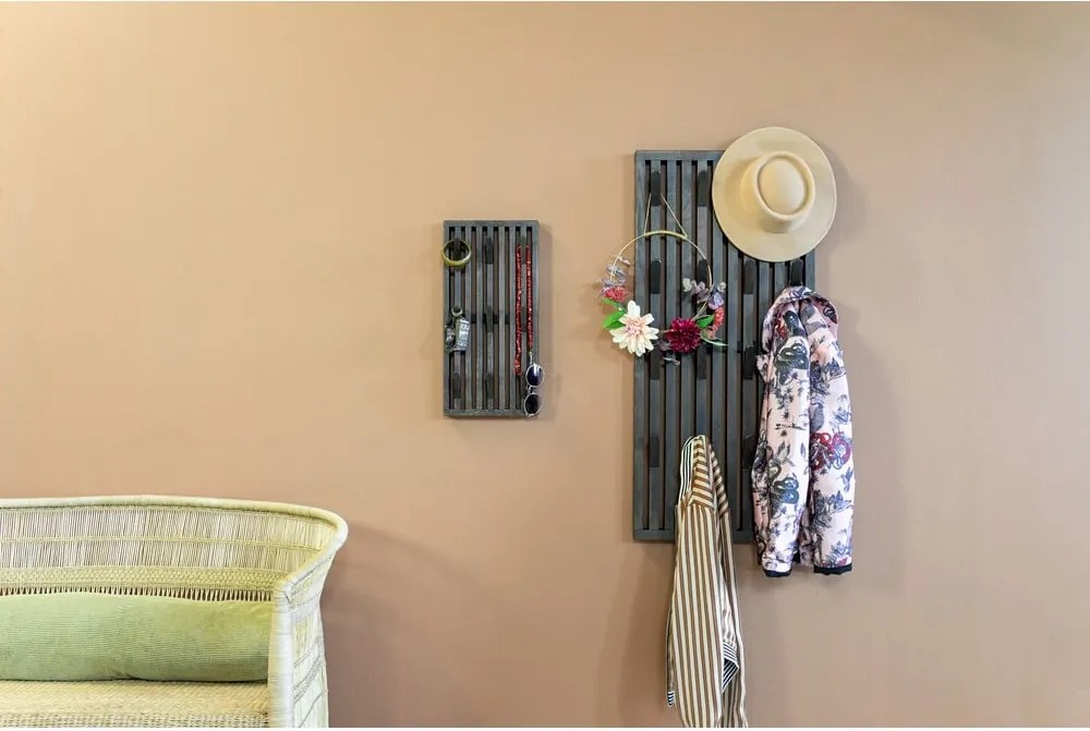 Pannello appendiabiti marrone scuro in rovere massiccio 46x100x8 cm Parco – Spinder Design