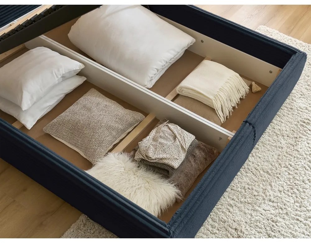 Letto matrimoniale in blu scuro imbottito con spazio contenitivo con griglia inclusa 160x200 cm Jade – Bobochic Paris