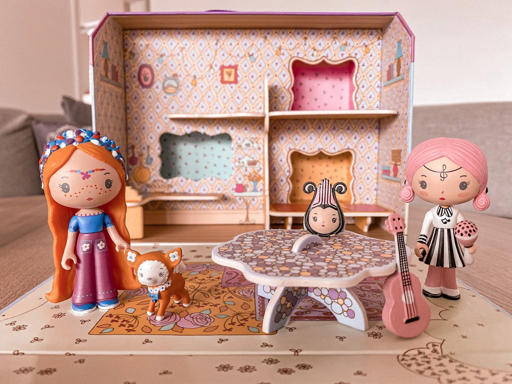 Tinyly - Bluchka & Indie + casetta