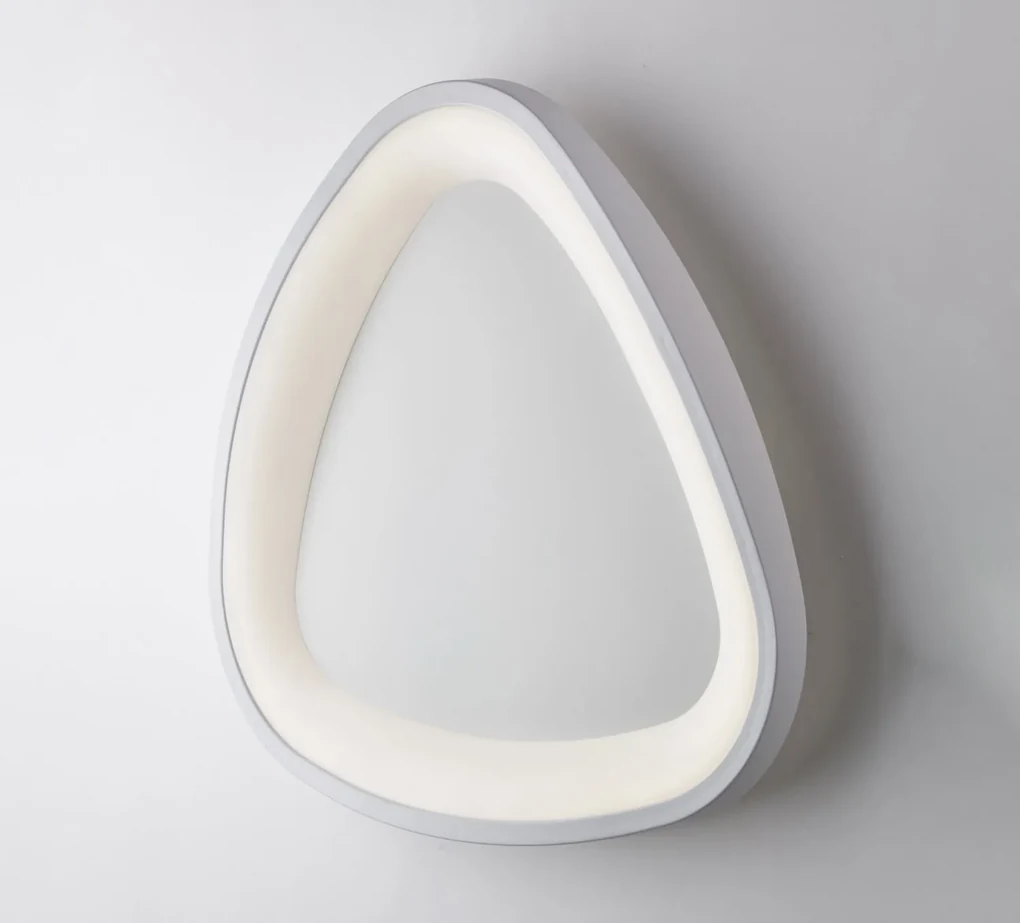 Plafoniera Moderna Triangolare Anna Led Integrato In Alluminio Bianco