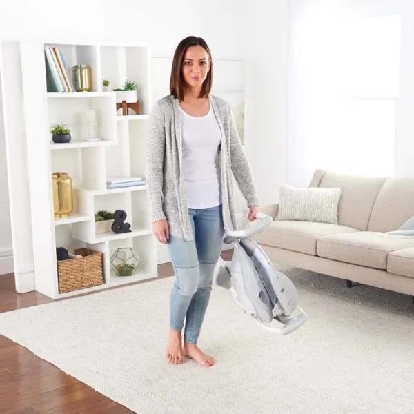 Ingenuity - Dondolo vibrante per bambini con melodia 2in1 NASH 4xLR20