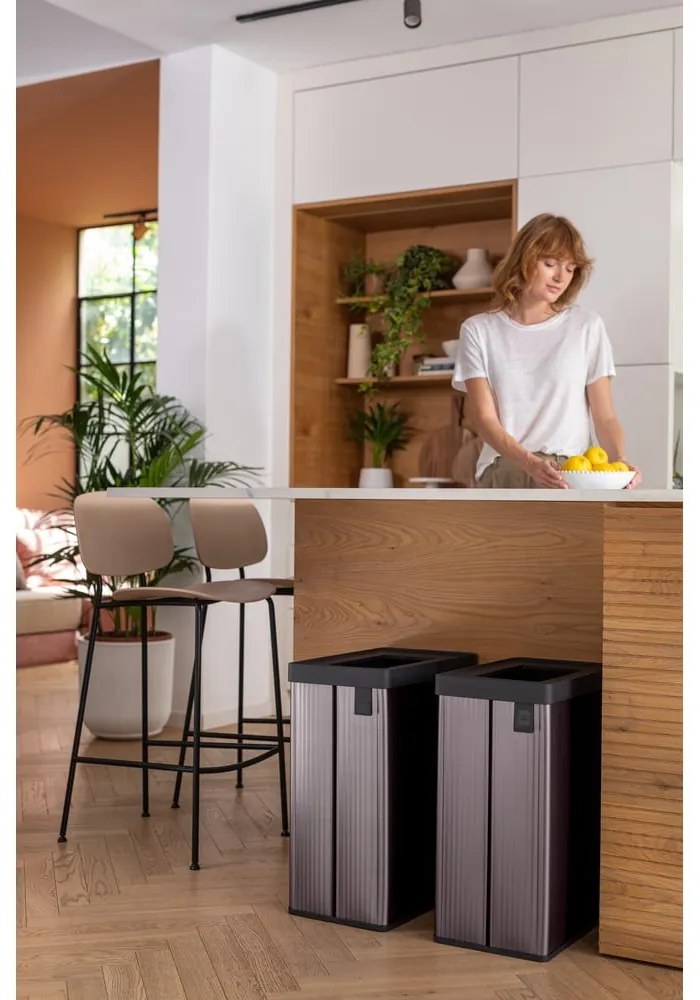 Cestino per la spazzatura in plastica riciclata rosa opaco 54 l Verto Recycle - Curver