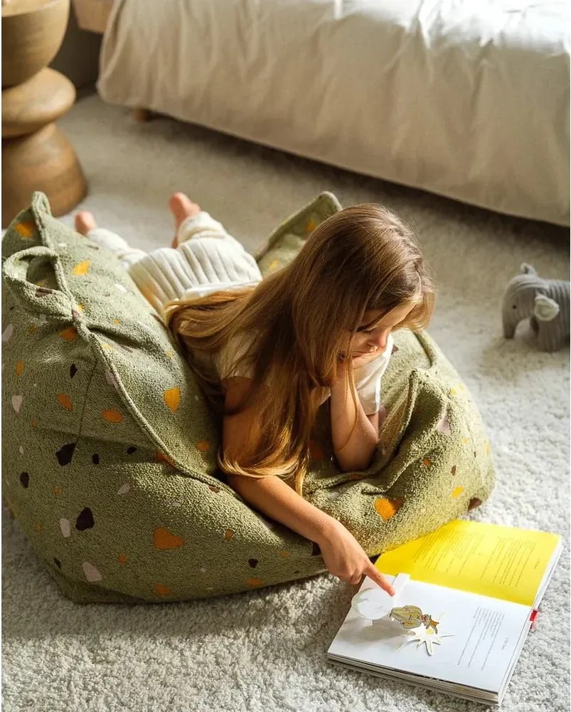 Pouf a sacco per bambini verde con rivestimento in bouclé e ciniglia Terrazzo Chair – Wigiwama