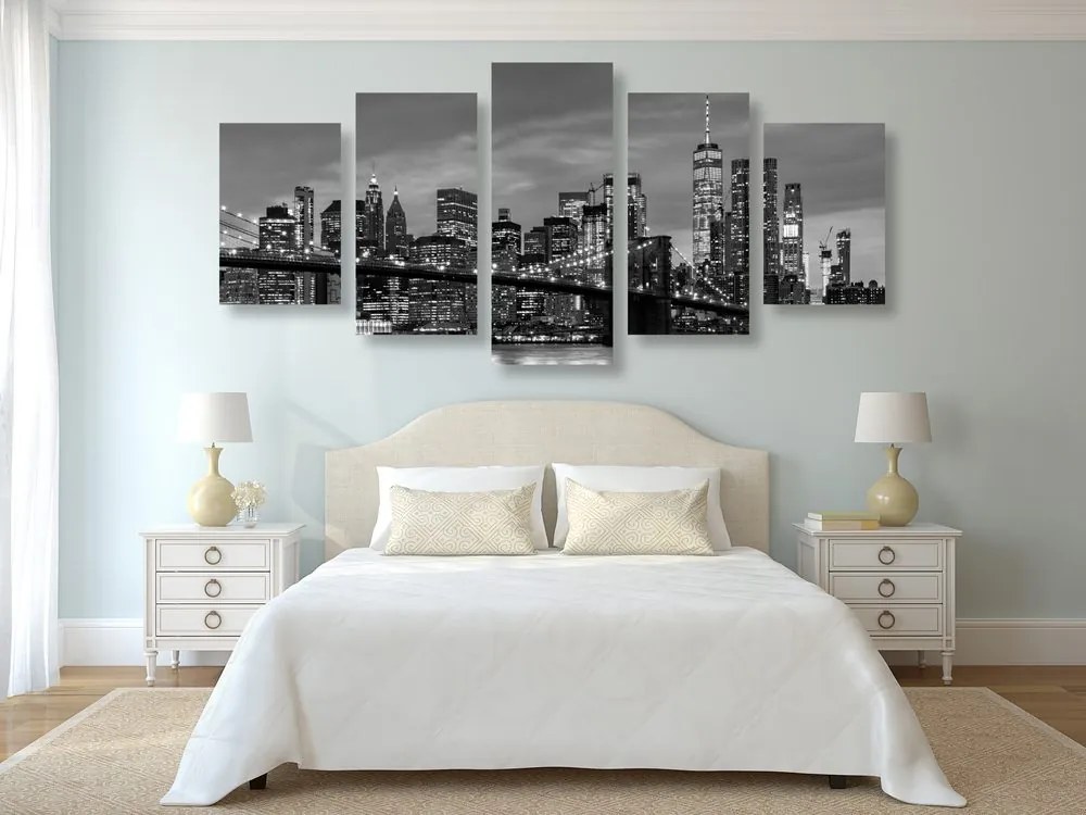 Quadri 5 pezzi – Affascinante ponte di Brooklyn in bianco e nero