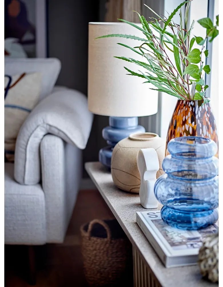 Lampada da tavolo blu con paralume in tessuto (altezza totale 51 cm) Fabiola – Bloomingville