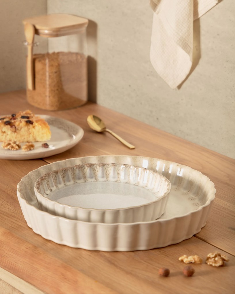 Kave Home - Set Sheilyn di 2 teglie da forno beige Ø 19 cm / Ø 27 cm