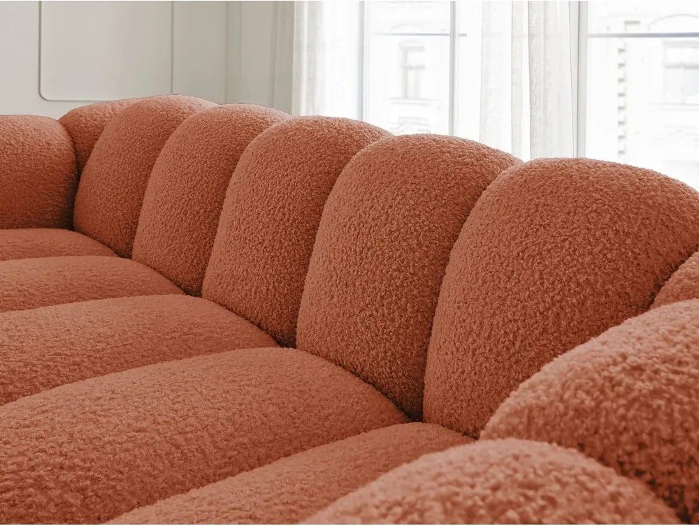 Divano color mattone con rivestimento in bouclé 232 cm Hippolyte – Bobochic Paris