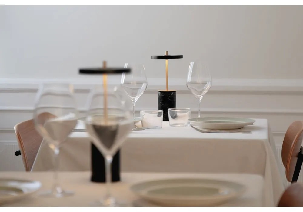 Lampada da tavolo dimmerabile a LED in marmo nero con paralume in metallo (altezza 25,5 cm) Asteria Move Mini - UMAGE