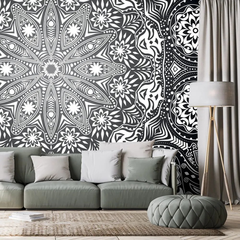 Carta da parati – Mandala decorativa con pizzo in bianco e nero