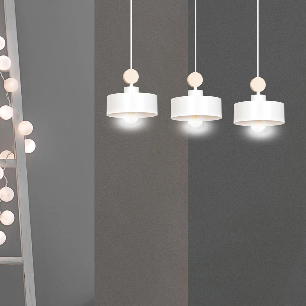 Lampadario 3 Luci Zhurong In Acciaio Bianco E Paralumi Con Legno Naturale