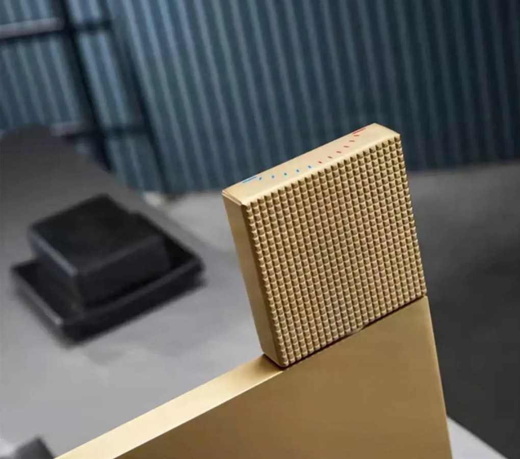 Rubinetto da bagno ELITE EDITION BS1420 in ottone con getto a cascata, disponibile in più finiture — Cromo