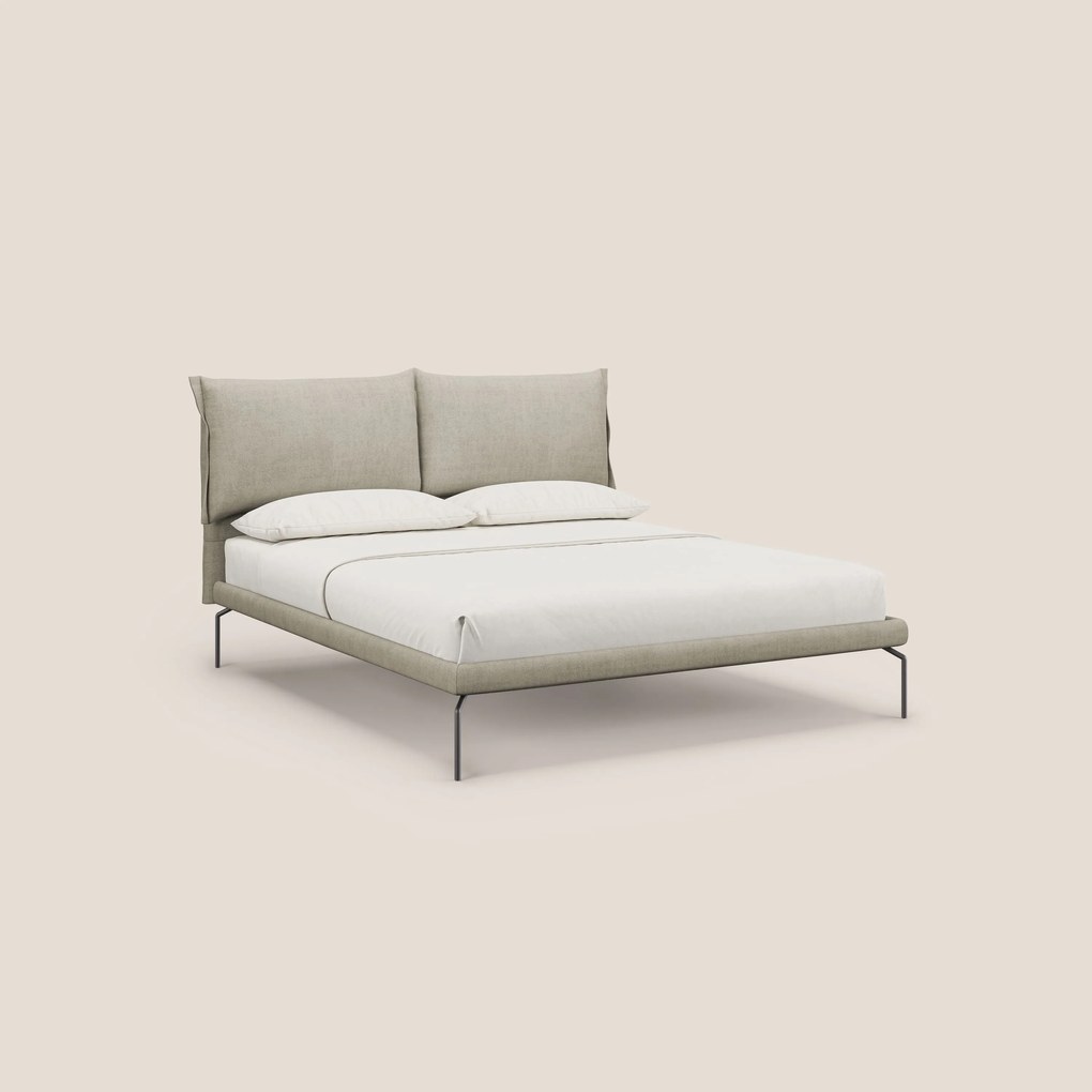 Bice letto imbottito con cuscini e piedi alti in metallo in tessuto impermeabile T02 panna