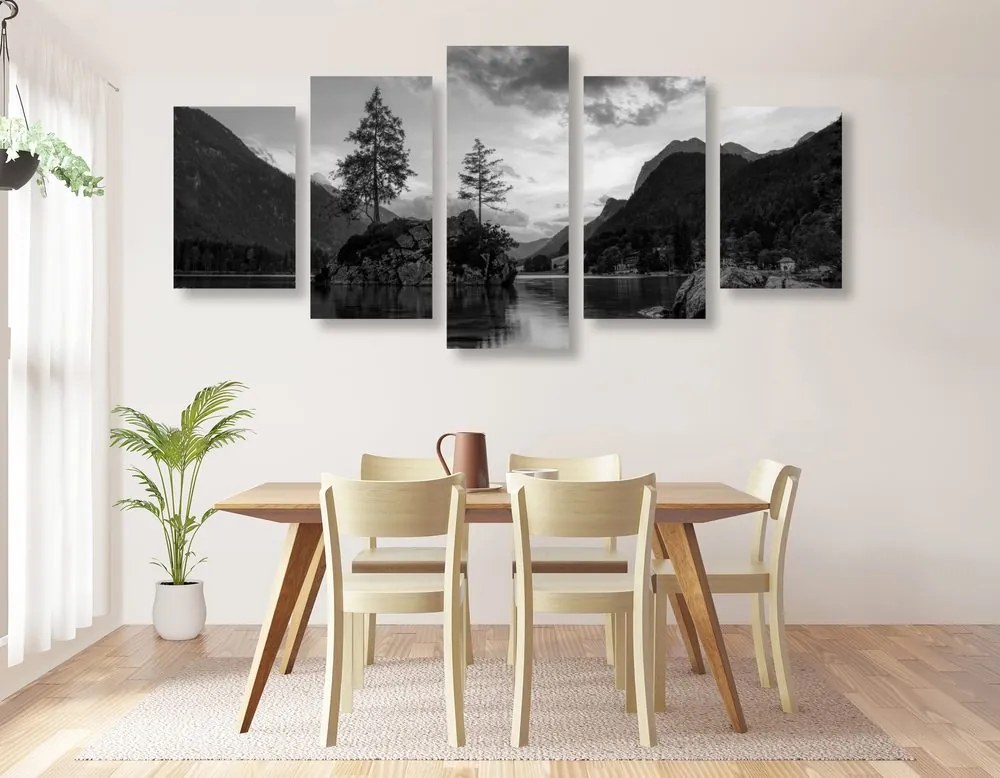 Quadri 5 pezzi – Paesaggio montano in bianco e nero al lago