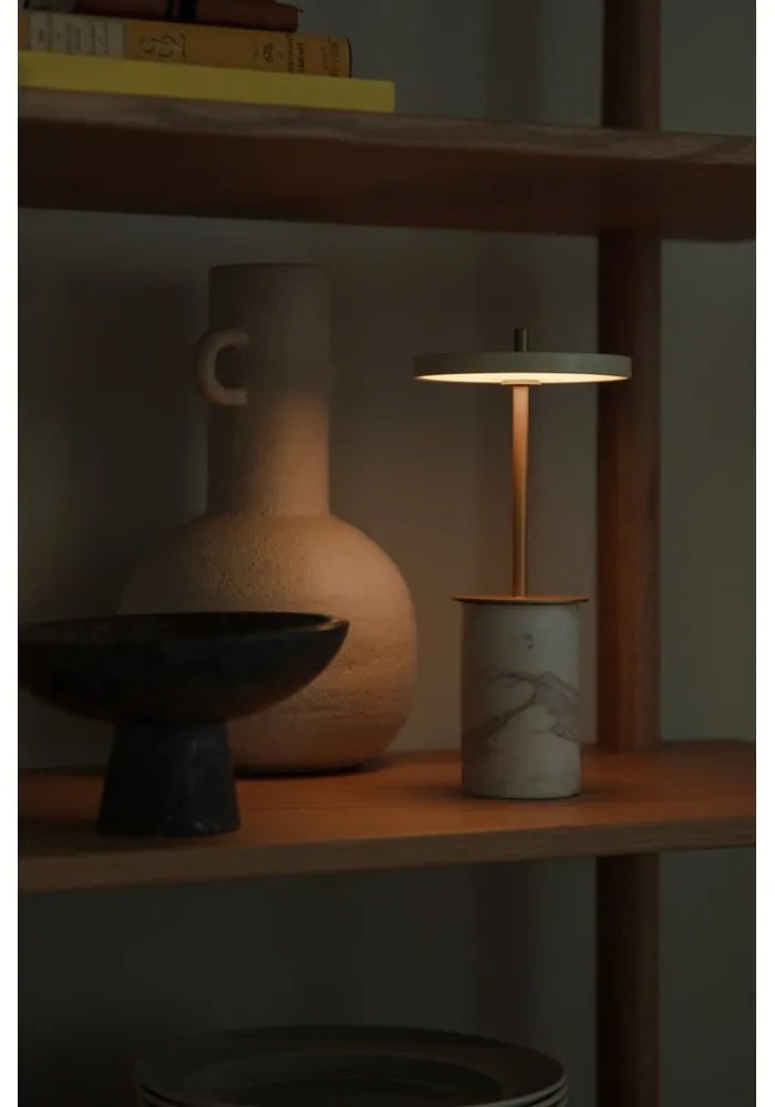 Lampada da tavolo dimmerabile a LED in marmo crema con paralume in metallo (altezza 25,5 cm) Asteria Move Mini - UMAGE