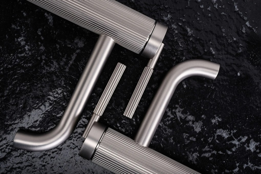 Rubinetto da lavabo Rea Argon Brush Nickel Low