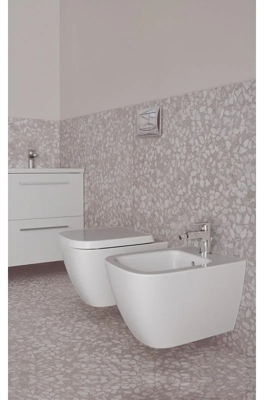 Coppia sanitari sospesi scarico a parete IDEAL STANDARD I.Life B bianco lucido WC: P 54 x L 36 x H 34 cm, bidet: P 54 x L 36 x H 34 cm