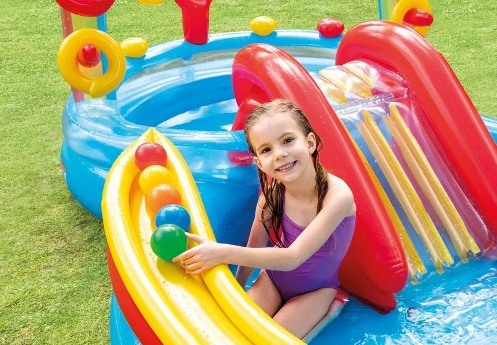 Piscina parco giochi per bambini
