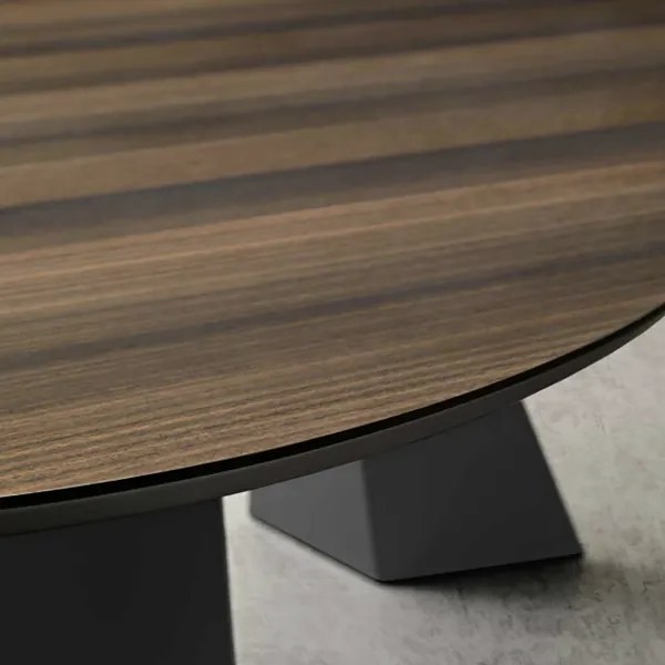 Tavolo fisso TOKYO 210 cm con base in metallo nero e piano Eucalipto