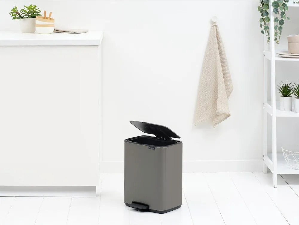 Cestino per la spazzatura grigio in acciaio con pedale 12 l Bo – Brabantia