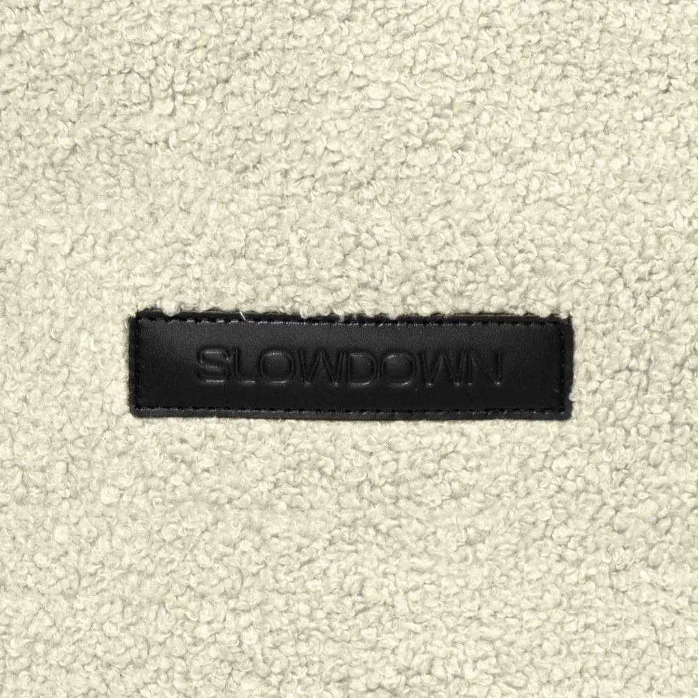 Puof a sacco grigio chiaro con rivestimento in bouclé Lounge – SLOWDOWN